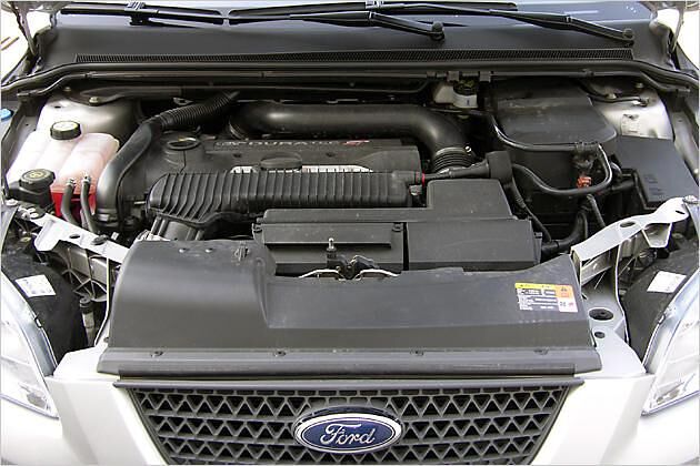 Das einzige Fünfzylinder-Aggregat im Feld der Kombatanten: Der Motor des Focus ST
