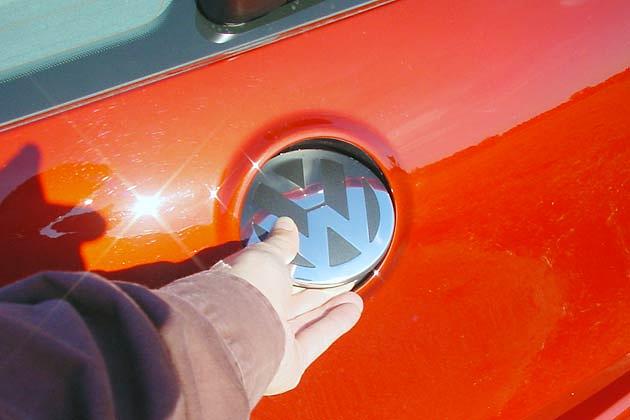 Bekannt von Seat: Klappengriff im Markenlogo