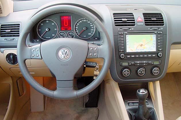 Aufgeräumt wie eh und je: Interieur bei Golf Sportline