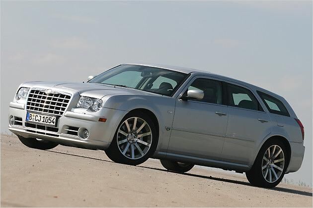 Der Chrysler 300C Touring ist ein überaus schickes Auto