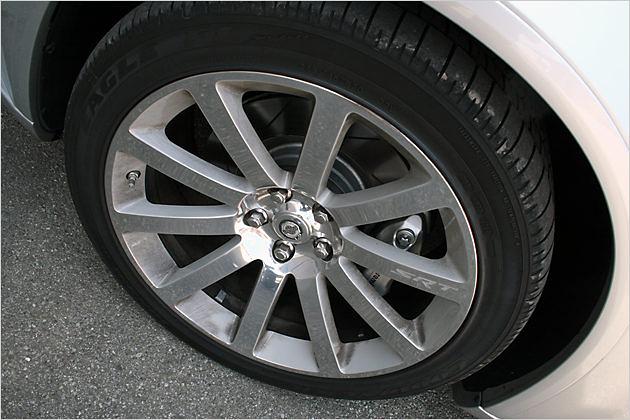 20-Zoll-Räder sind Serie beim 300C Touring SRT8