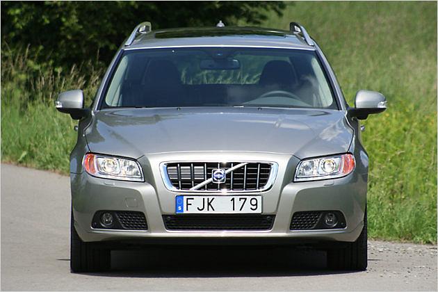 Das Gesicht des V70 stammt vom 2006 neu aufgelegten S80