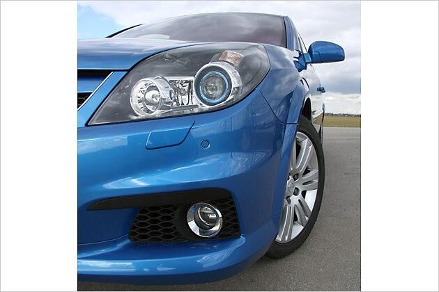 Böser Blick vom Opel Vectra OPC
