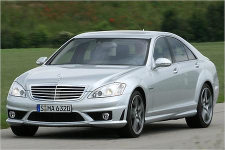 Fast wie in Kong Kongs Händen: Mercedes S-Klasse 63 AMG im Test