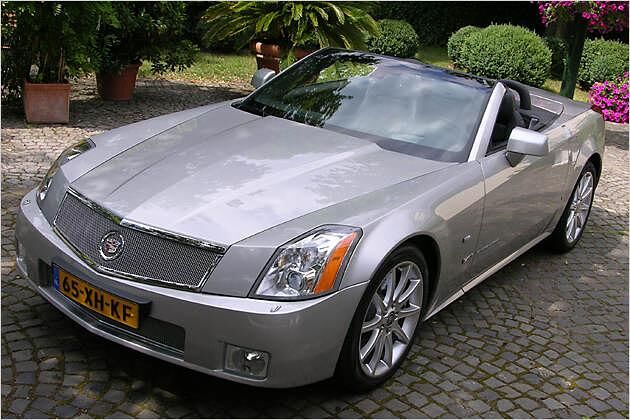 Auch offen eine gute Figur: Der Cadillac XLR-V