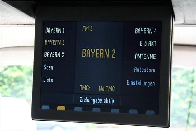Auf dem großen Bildschirm kann man sich auch das Radioprogramm anzeigen lassen