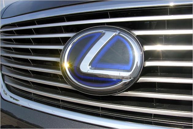 Den blauen Schimmer ums "L" haben nur die Hybrid-Modelle