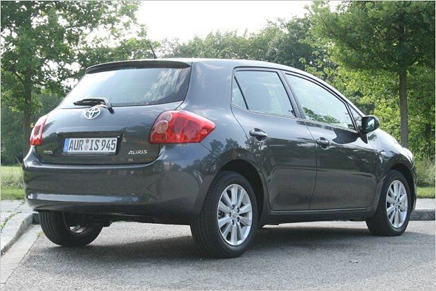 Auch der Auris bietet dem Fahrer ordentliche Rundumsicht