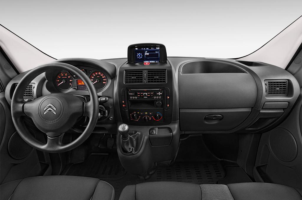Citroen Jumpy (Baujahr 2014) - 4 Türen Cockpit und Innenraum