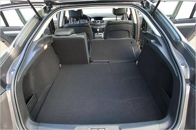 Hier ist Platz für bis zu 1.337 Liter Gepäck