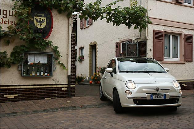 In engen Gassen fühlt sich der Fiat 500 wohl