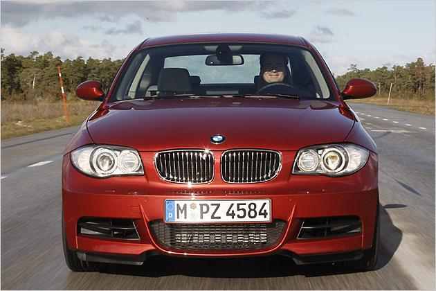 Breitere Radhäuser lassen das neue 1er-Coupé kräftig erscheinen