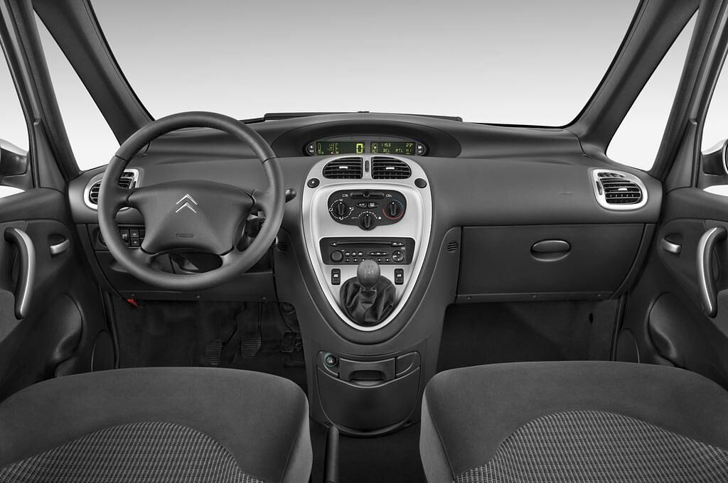 Citroen Xsara Picasso (Baujahr 2009) SX 5 Türen Cockpit und Innenraum