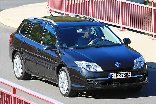 Die Frontpartie teilt sich der Kombi mit der Limousine