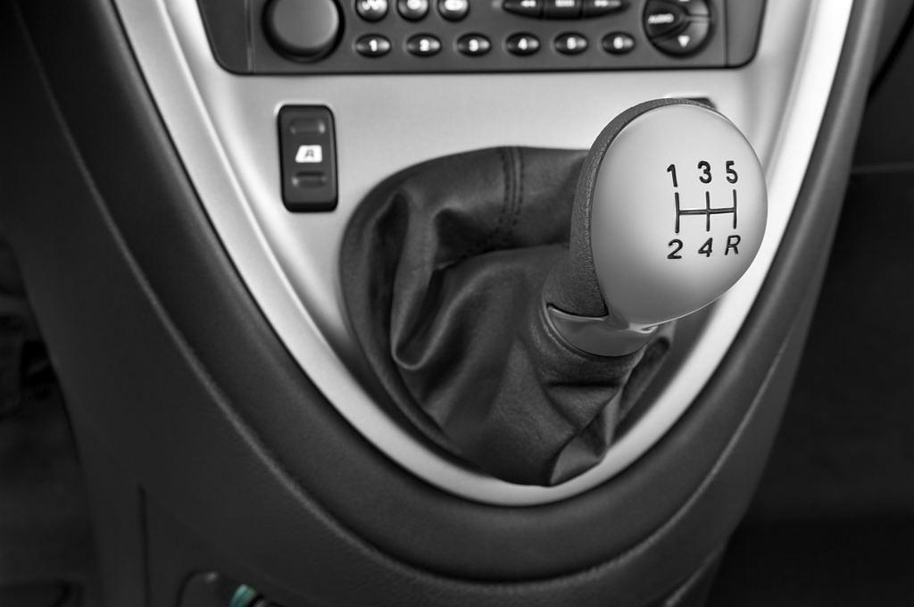 Citroen Xsara Picasso (Baujahr 2009) SX 5 Türen Schalthebel