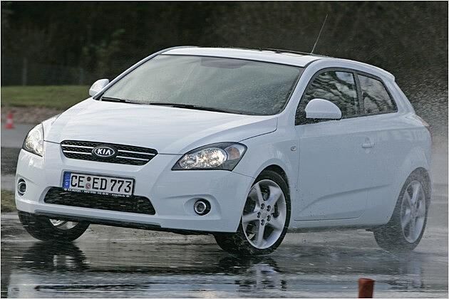 Der 2,0-Liter-Diesel in schickem Weiß ist auf dem Handlingkurs der behäbigste Wagen ?