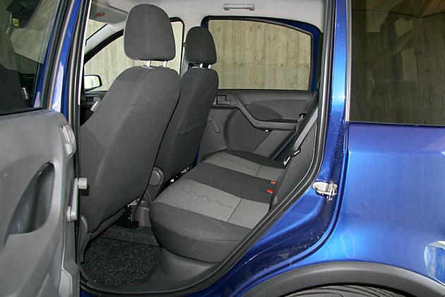Den 100 HP gibt es ausschließlich mit zweisitziger Rückbank