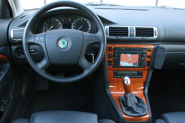 Das Volant des Skoda Superb in der Elegance-Ausstattung