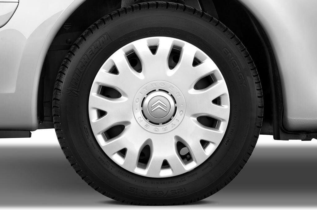 Citroen Xsara Picasso (Baujahr 2009) SX 5 Türen Reifen und Felge