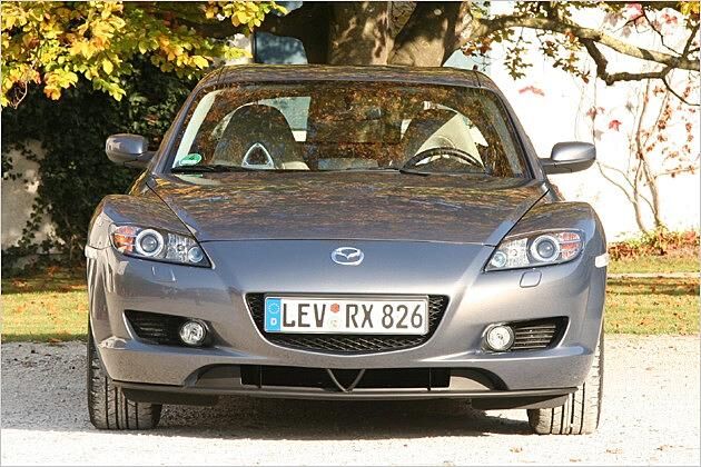 Am markanten RX-8-Gesicht orientieren sich auch die anderen Mazda-Modelle