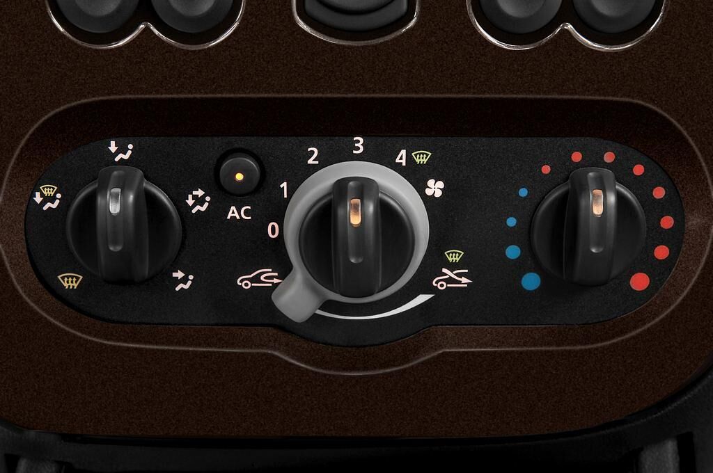Dacia Duster (Baujahr 2011) Prestige 5 Türen Temperatur und Klimaanlage