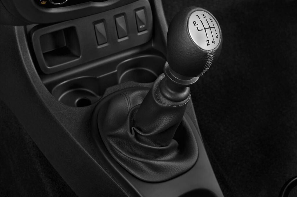 Dacia Duster (Baujahr 2014) Prestige 5 Türen Schalthebel