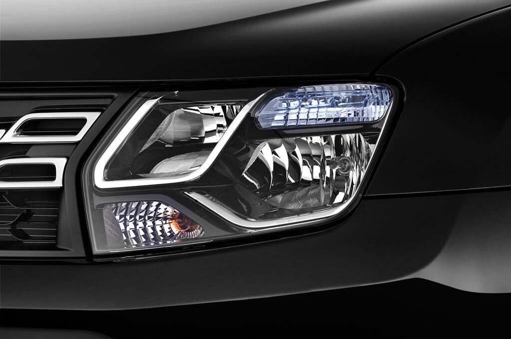 Dacia Duster (Baujahr 2014) Prestige 5 Türen Scheinwerfer