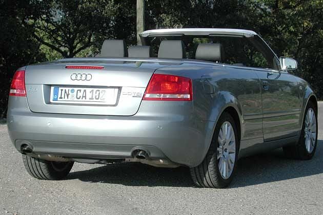 Serienmäßig rollt das A4 Cabriolet mit Dreiliter-Diesel auf 16-Zoll-Leichtmetallfelgen
