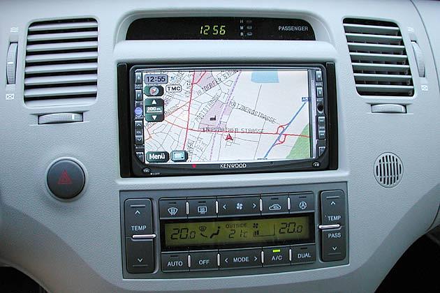Das Navigationssystem mit großem Display ist für 1.990 Euro zu haben
