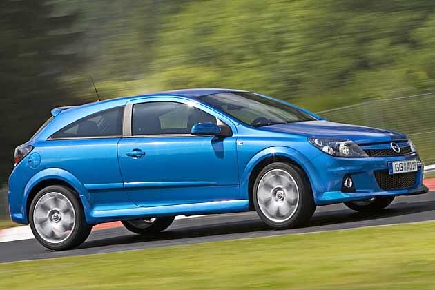 Fährt vorne mit: Der OPC kann es mit dem Golf R32 und BMW 130i aufnehmen