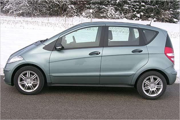Mit 3,84 Metern ist die A-Klasse rund 20 Zentimeter kürzer als ein VW Polo
