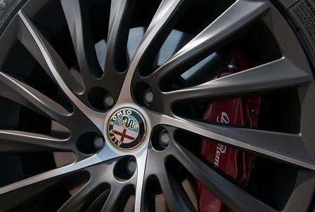 Die Felgen am Alfa Romeo Giulietta Quadrifoglio Verde haben ein eigenständiges Design