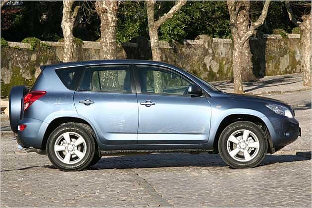Mit 4,40 Meter Länge gehört der RAV4 zu den kompakten SUVs