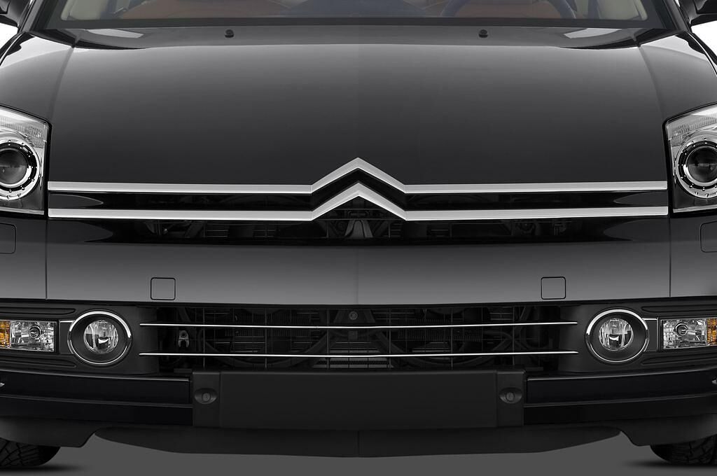 Citroen C6 (Baujahr 2009) Exclusive 4 Türen Kühlergrill und Scheinwerfer