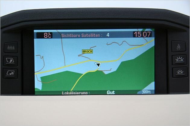 Kostet mindestens 2.650 Euro: Navigationssystem mit großem Farbdisplay