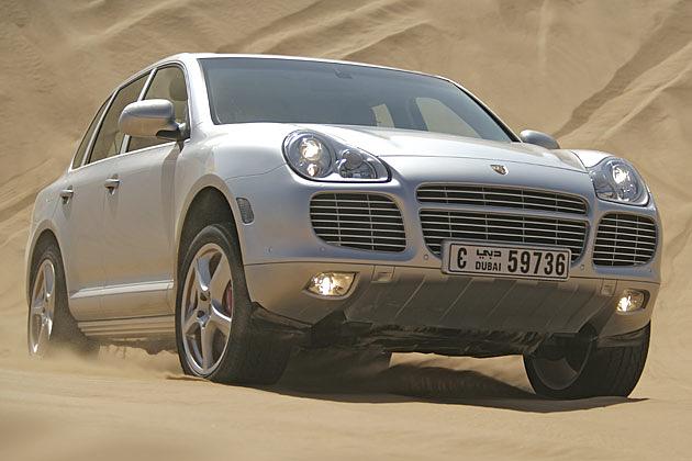 Ein Kennzeichen des Turbo S sind die in Wagenfarbe matt lackierten Lufteinlassgitter