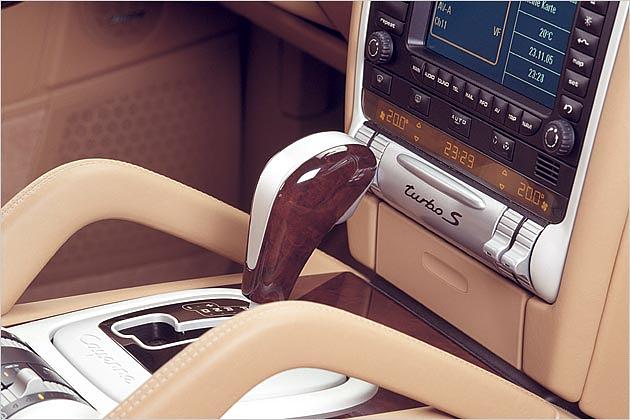 Den Turbo S gibt es ausschließlich mit Sechsgang-Automatik