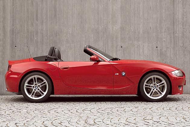 Kurze Überhänge und eine lange Motorhaube kennzeichnen diesen Roadster