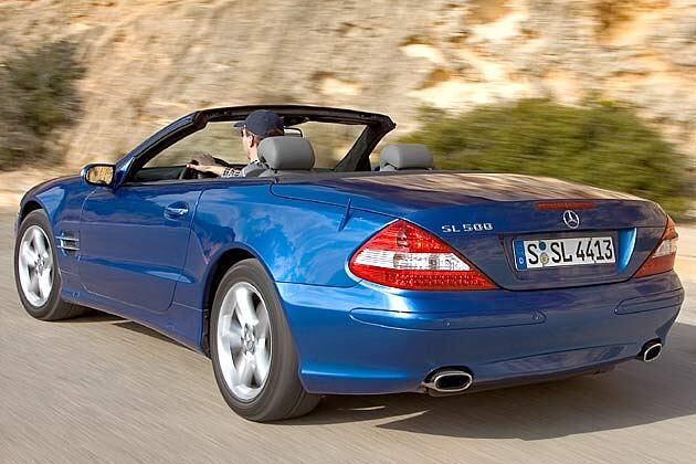 Der V8 im SL 500 leistet jetzt 388 PS statt bisher 306 PS