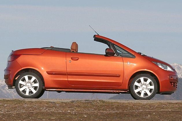 Innerhalb von 22 Sekunden wird aus dem offenen Cabrio ein geschlossenes Coupé