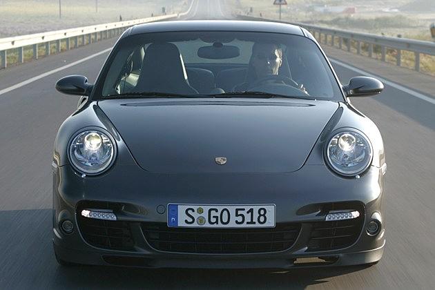 Mit noch mehr Überholprestige: Die Turbo-Front wirkt noch dynamischer und aggressiver