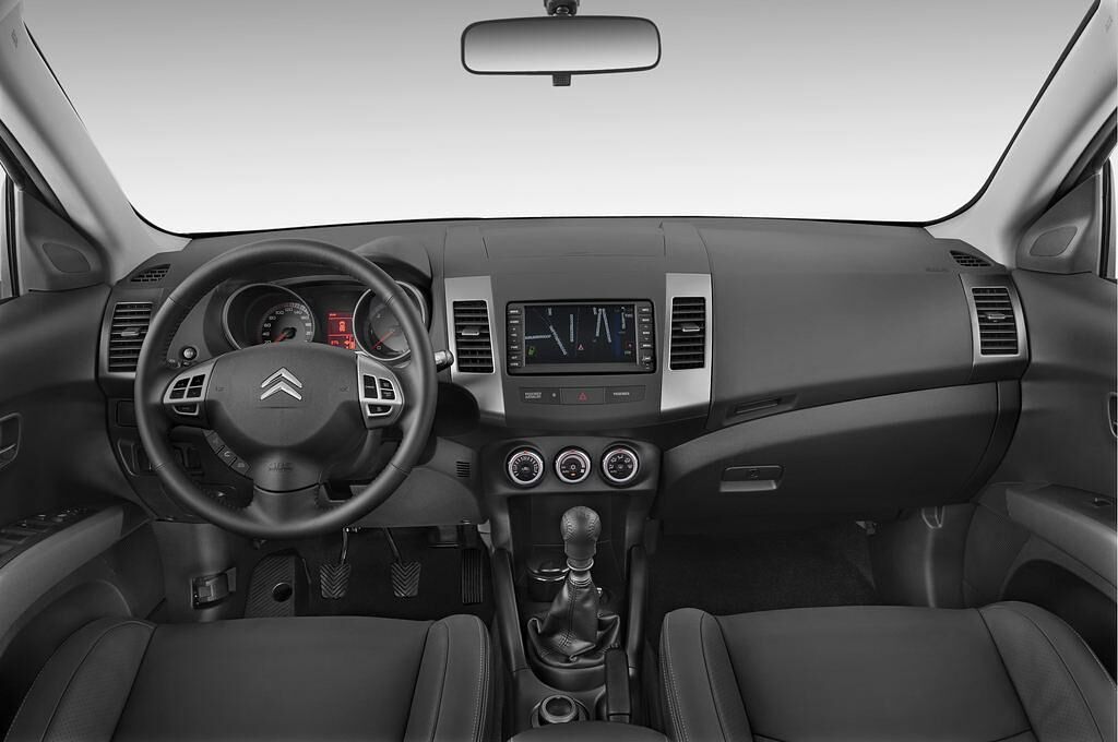 Citroen C-Crosser (Baujahr 2009) Exclusive 5 Türen Cockpit und Innenraum