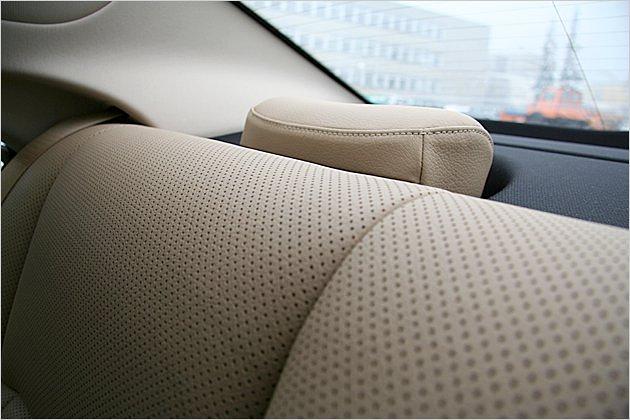 Auch in gehobenen Autoklassen bei weitem kein Standard: Umlegbare Kopfstützen
