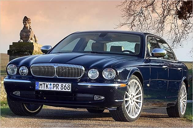 Klassischer Stil: Daimler Super Eight