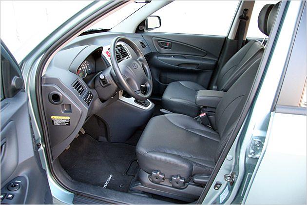 Das Comfort-Paket veredelt den Tucson mit Leder und silberner Kunststoffblende