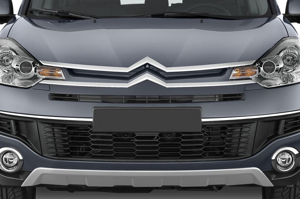Citroen C-Crosser (Baujahr 2009) Exclusive 5 Türen Kühlergrill und Scheinwerfer