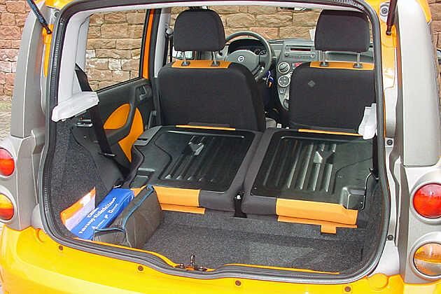 Nach dem Umlegen der Fondsitze kann man 855 Liter einladen