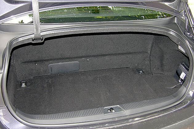 Der Kofferraum fasst 280 Liter  die E-Klasse schafft fast das Doppelte