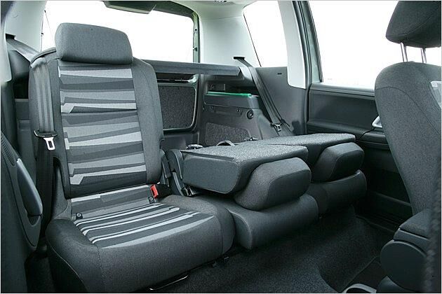 Bei allen drei Sitzen lassen sich die Rückenlehnen umklappen