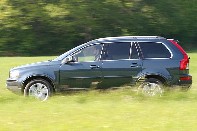 Mit 4,80 Meter ist der XC90 deutlich kürzer als der neue Audi Q7